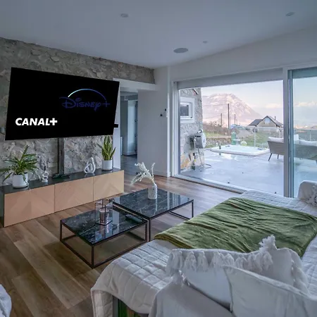 Villa Maison 4 Avec Jaccuzi Piscine Privee Et Sauna Apremont (Savoie)