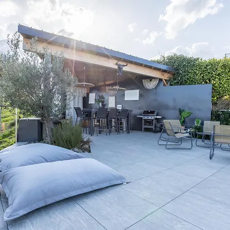 Maison 4 Avec Jaccuzi Piscine Privee Et Sauna *